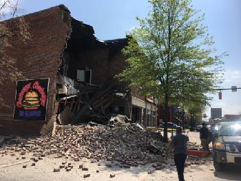 Cheeburger Cheeburger Logo - Cheeburger Cheeburger collapses; owners may have prevented injury ...