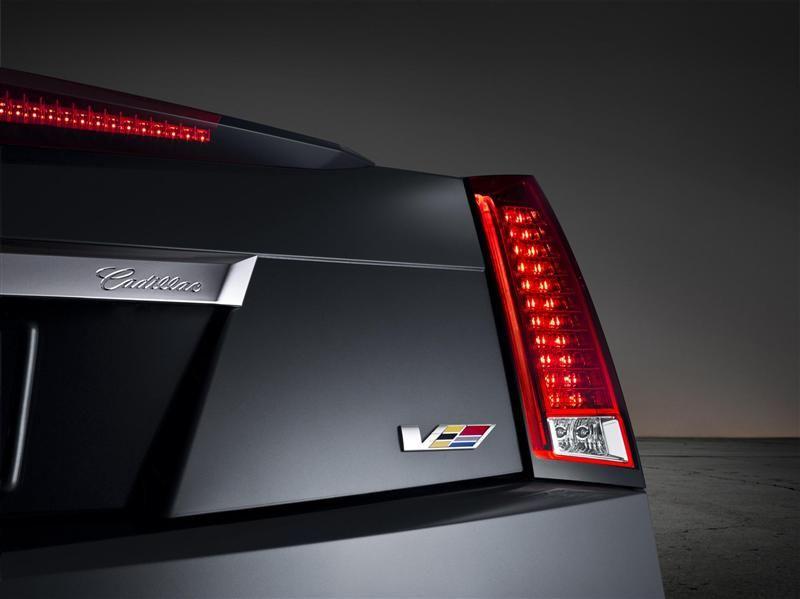 Cadillac V Logo - 2014 Cadillac CTS-V Sedan Image. Photo 11 of 15