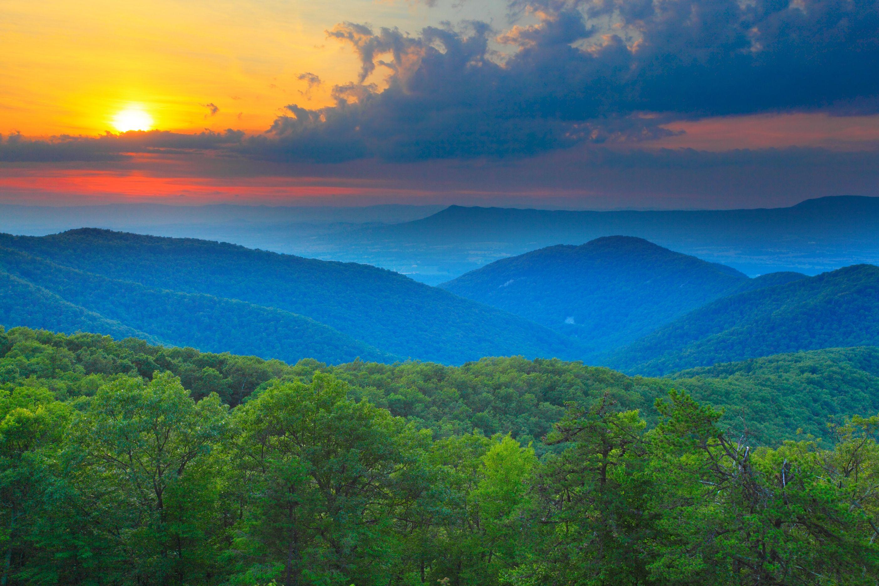 Blue Ridge Mountain Range Logo - Visit the 7 Natural Wonders of Virginia's Blue Ridge Mountains
