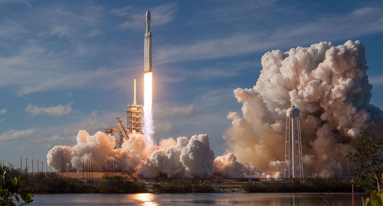 SpaceX Star Logo - SpaceX's Falcon Heavy rocket soars in debut test launch from Florida ...