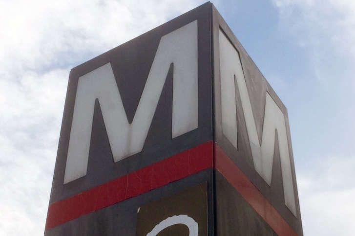 Metro Red Line Logo - Metro approves bus route changes, funding to end 'Grosvenor turnback