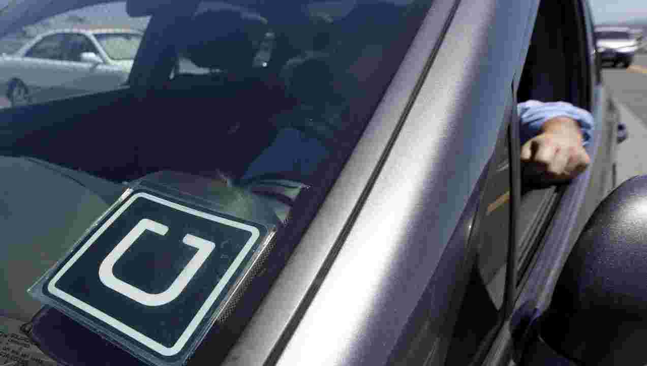Uber Driver Windshield Logo - Louisville Uber drivers say company reneged on pay guarantees