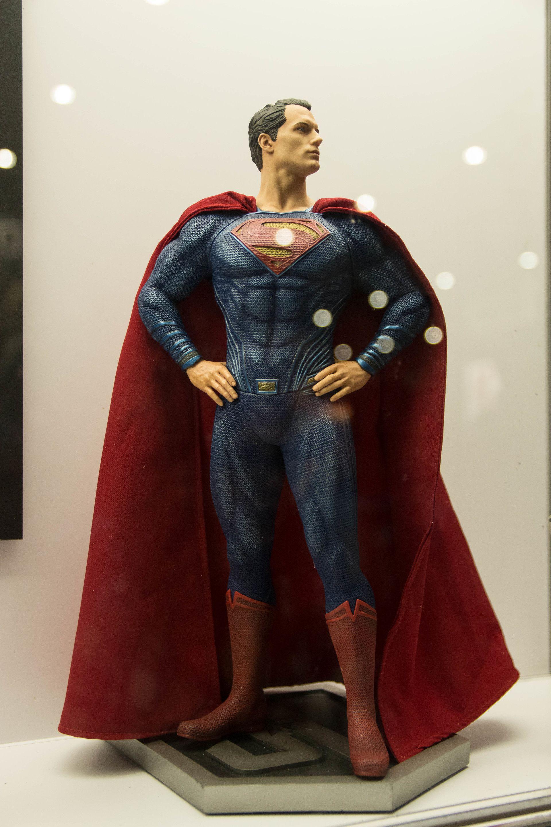 Rebel Superman Logo - DC Collectibles Justice League Movie Superman statue