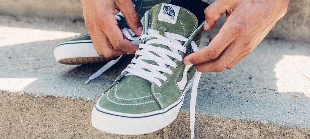 Skatebourd On Small Vans Logo - How To Lace Vans Sneakers (The Right Way) | FashionBeans