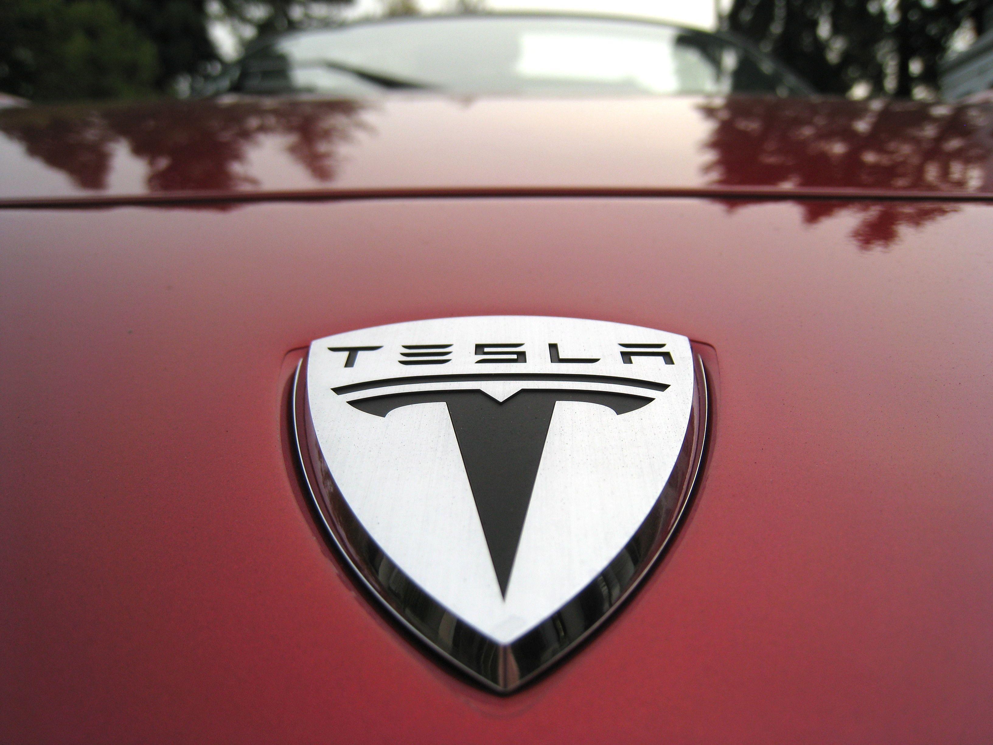 Tesla Roadster Logo - Tesla Roadster logo | Viewing NYC