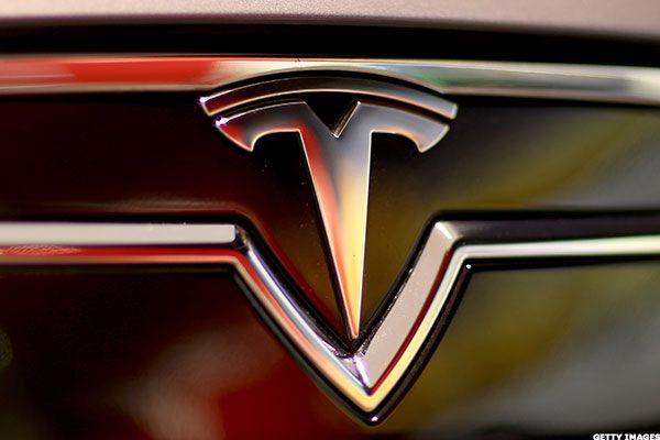 Tesla Roadster Logo - Why Tesla Has Been So Successful When Other Clean Energy Companies