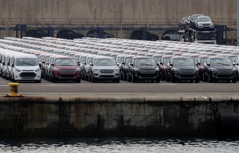 Car with 2 Boomerangs Logo - EU warns U.S. of boomerang effect if Trump imposes car levies | Reuters