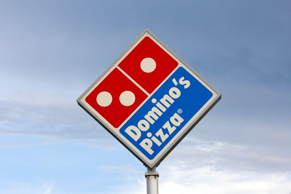Domino's Old Logo - Domino's Delivers To Non Traditional Locations