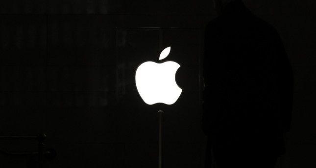 B in Apple Logo - Apple profit stable at $20B as iPhone revenue slumps 15 pct in worst ...