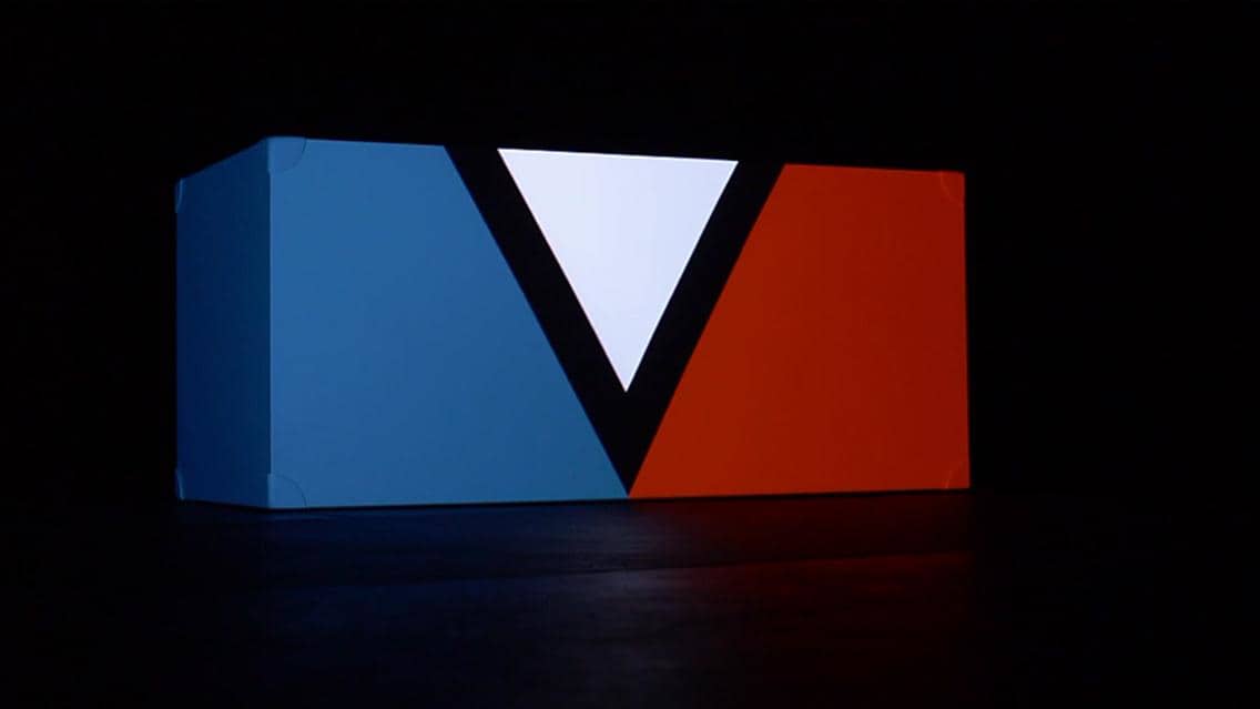 Louis Vuitton LV Red n Blue Logo Badge Black – Tenisshop.la