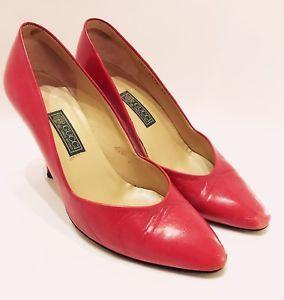 B of a Red and Gold Logo - GUCCI - VTG Classic Red Leather Gold Logo GG Trim High Heel Pumps 7 ...