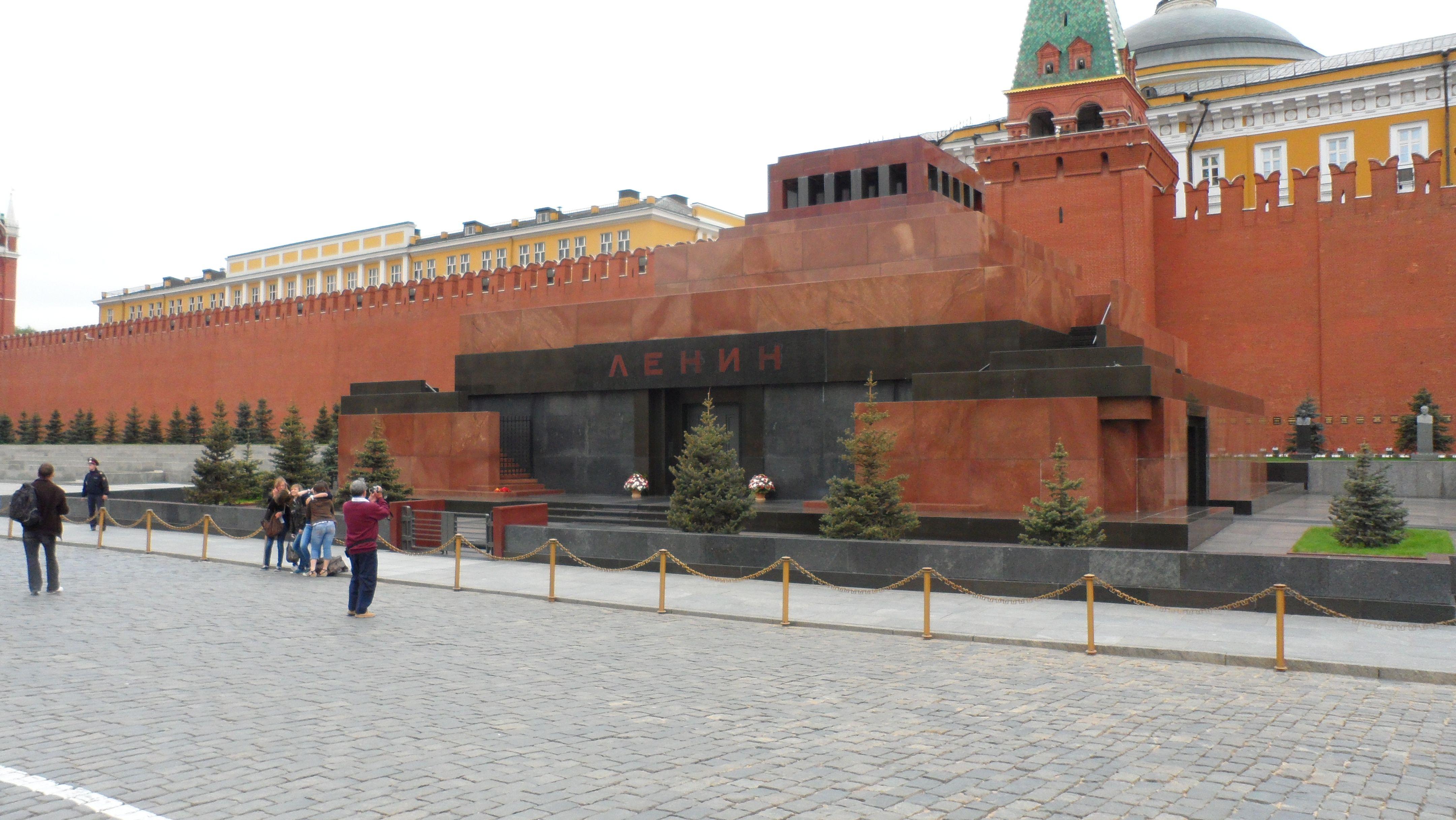 HH in Red Square Logo - Red Square and the Bolshoi | Zinnias and Cupcakes