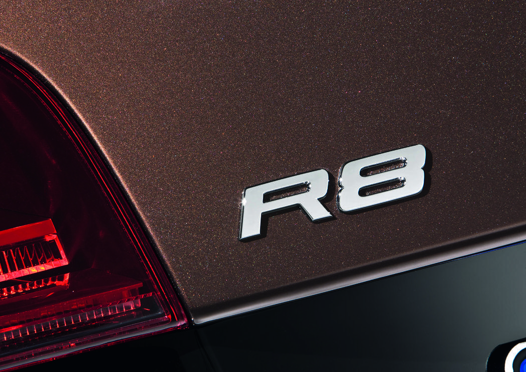 R8 Logo - R8 Spyder 5.2 FSI quattro Rear Logo - | EuroCar News