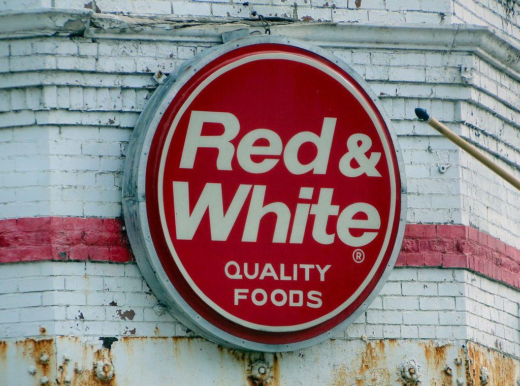 Red and White Grocery Logo - Red & White Logo. From a long gone grocery store in Montezu