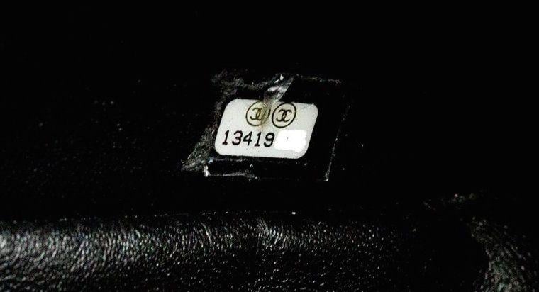 Fake Chanel Logo - How to Spot a Fake Chanel Bag