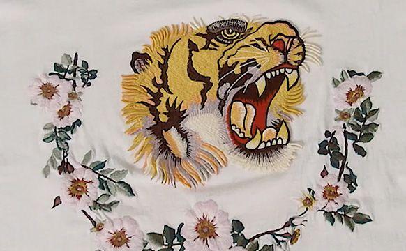 Gucci Lion Logo - How To Spot A Real Gucci T-Shirt