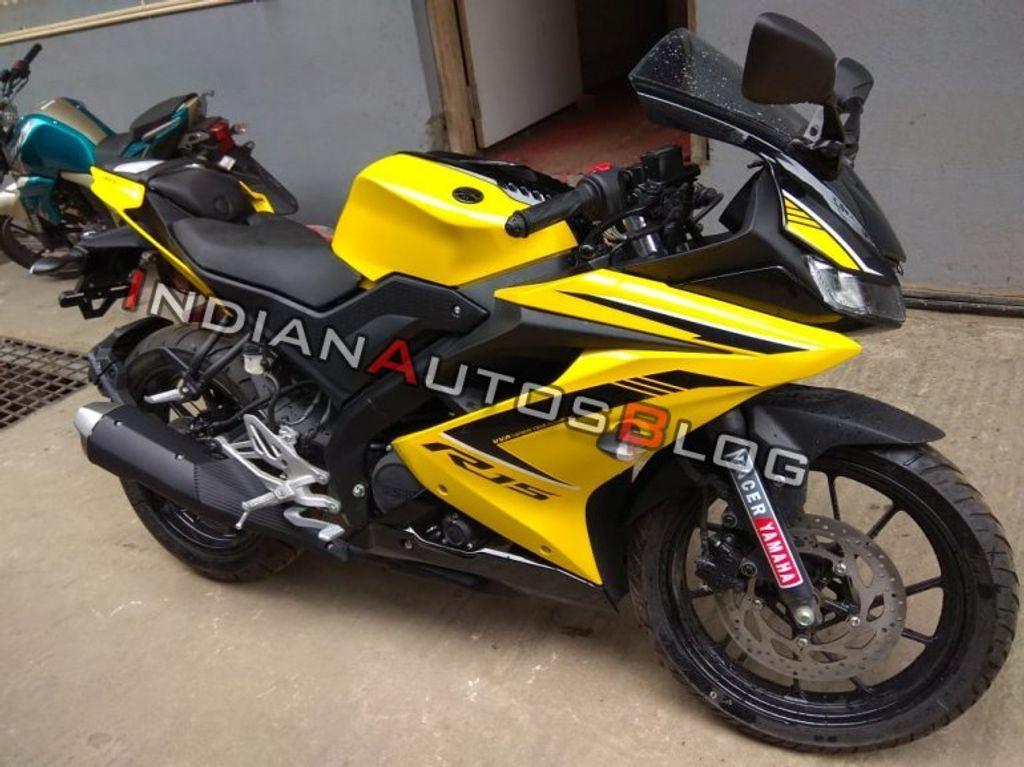 Motor Black and Yellow Logo - Yamaha R15 V3.0 Black/Yellow Colour Offered By Dealer Looks Astonishing