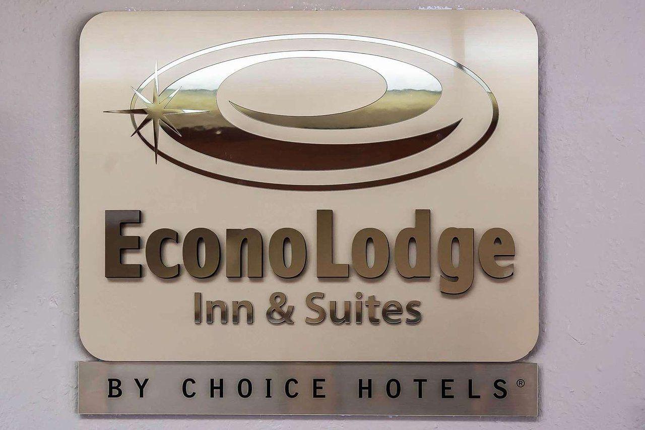 Econo Lodge Logo - ECONO LODGE INN & SUITES $71 ($̶7̶9̶) & Hotel Reviews
