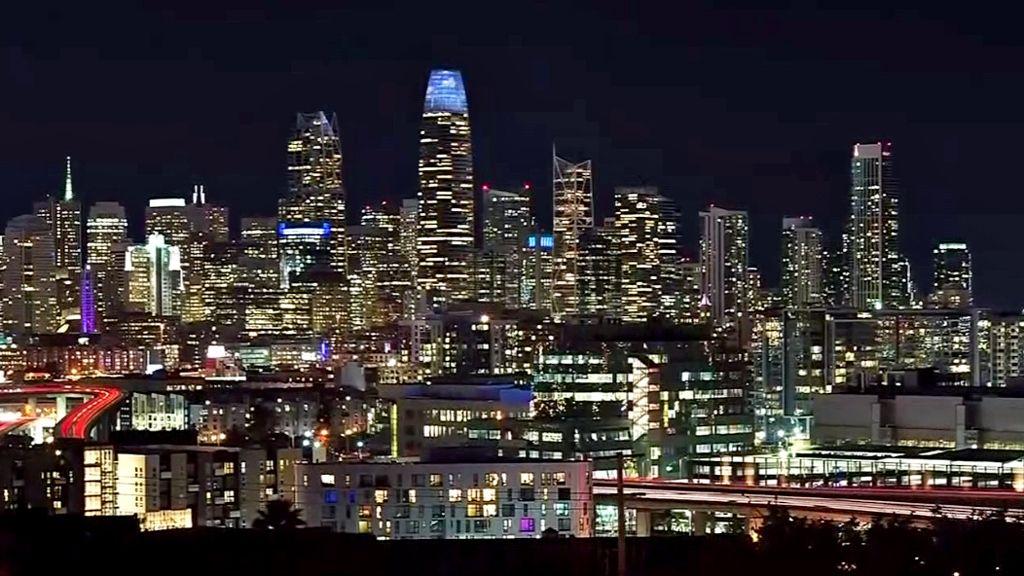 San Francisco Skyline Logo - Salesforce Tower Remakes San Francisco Skyline To Mixed Reviews