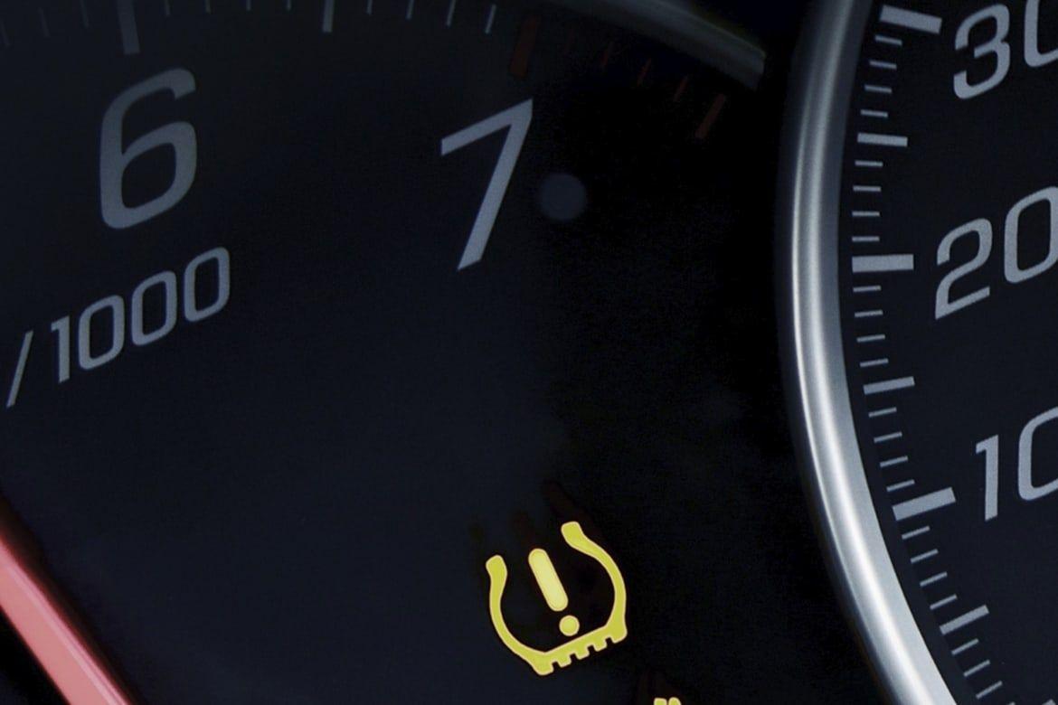 Lincojn Lightning Bolt Car Logo - Do You Know What This Symbol Means? | News | Cars.com