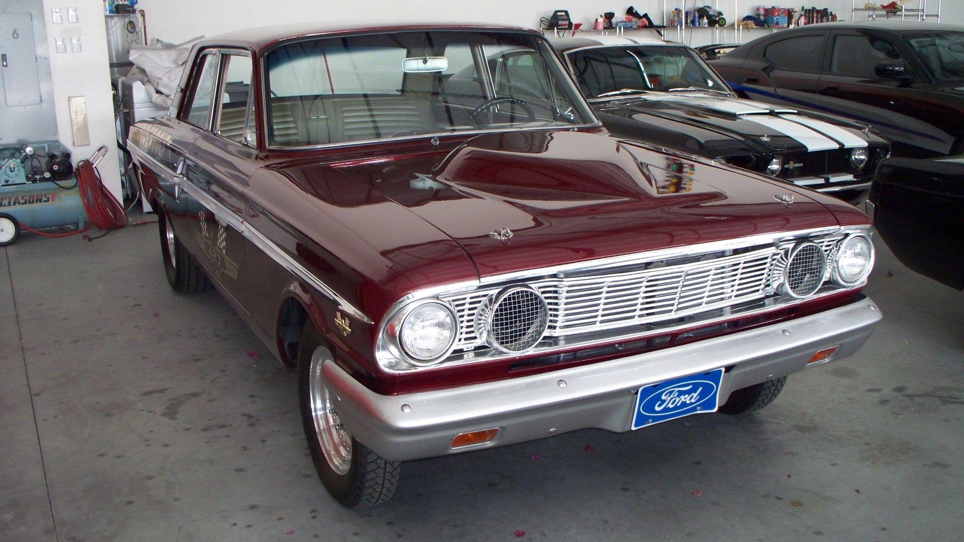 Lincojn Lightning Bolt Car Logo - Ford Fairlane Thunderbolt