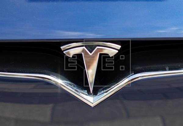 Tesla Business Logo - Tesla board creates committee to take firm private | Business ...