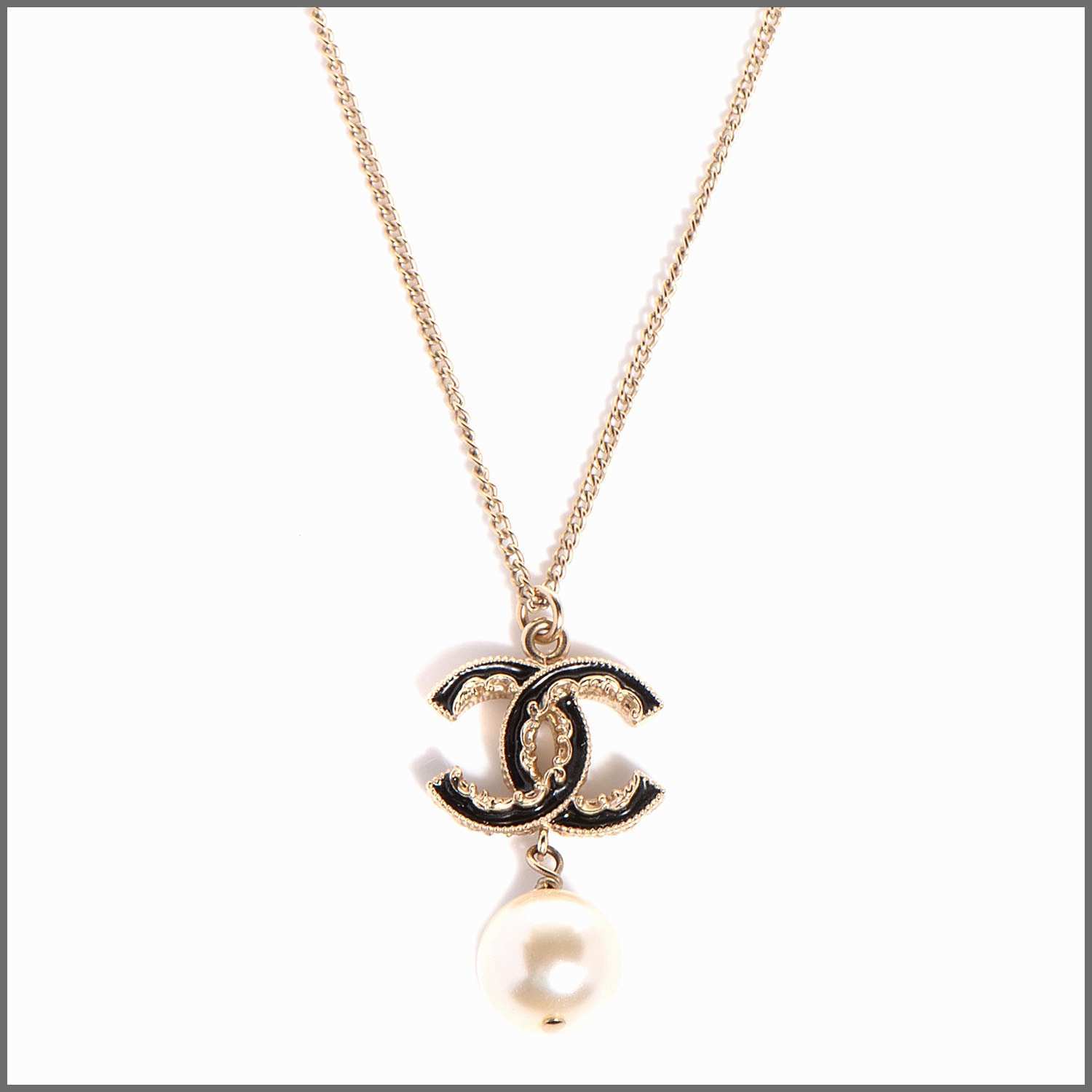 Pretty Chanel Logo - Chanel Logo Pearl Necklace Pretty Chanel Enamel Cc Pearl Drop ...