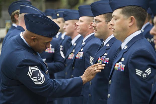 Us Air Force Old Logo - Air Force May Go Old School With Dress Blue Uniform Update ...