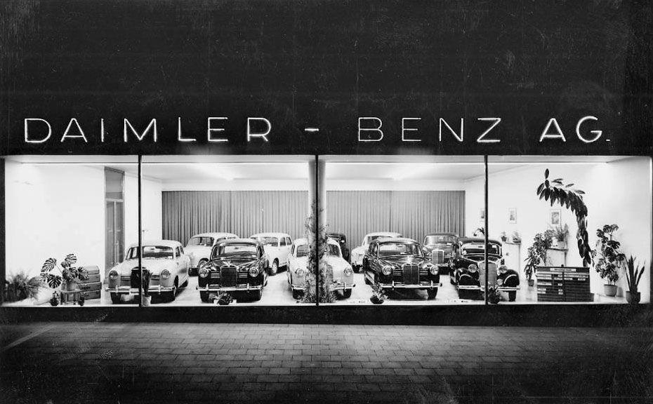 Daimler-Benz AG Logo - Mercedes Benz Pontons ©