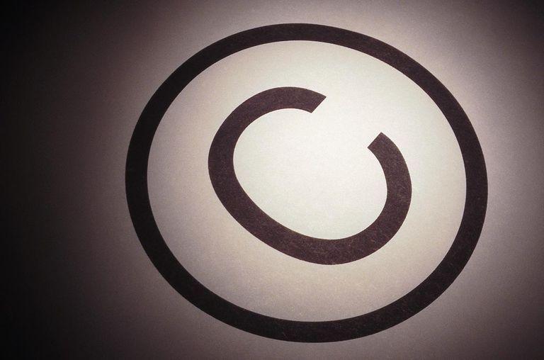 Shorcut Circle R Logo - How to Type and Use Copyright and Trademark Symbols