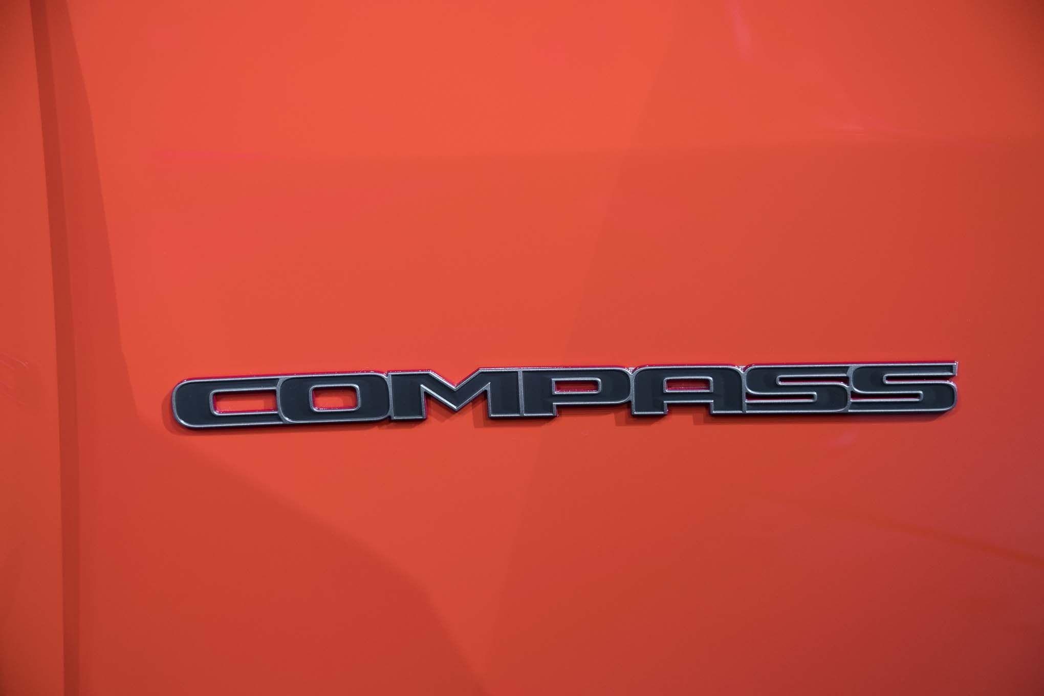 Jeep Compass Logo - 6 Different Ways You Can Configure the 2017 Jeep Compass - Motor ...