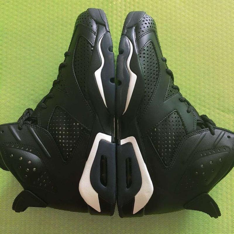 Running Black Cat Logo - The Air Jordan 6 