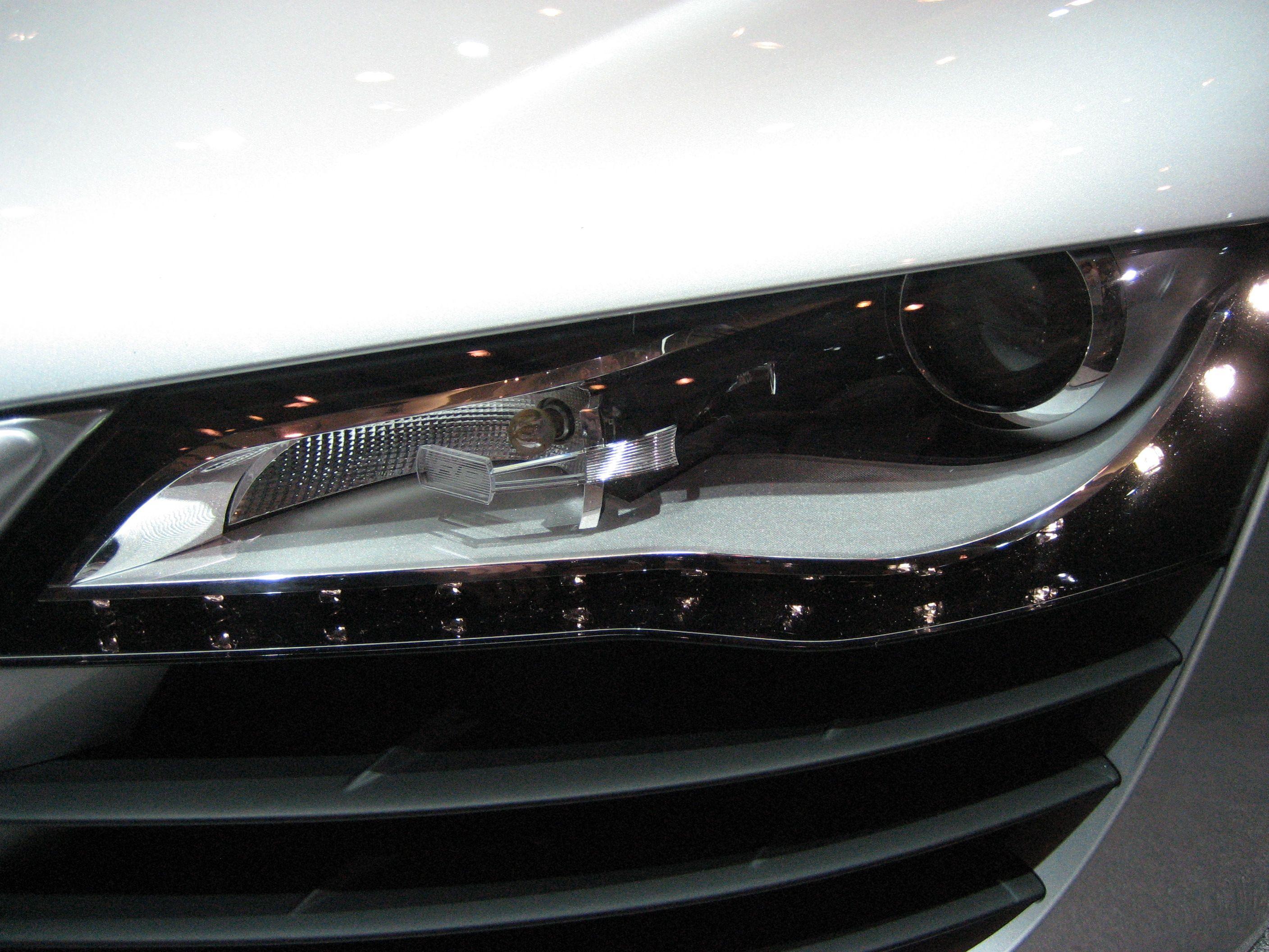 Audi R8 Headlight Logo - File:Audi R8 Head Light.JPG - Wikimedia Commons