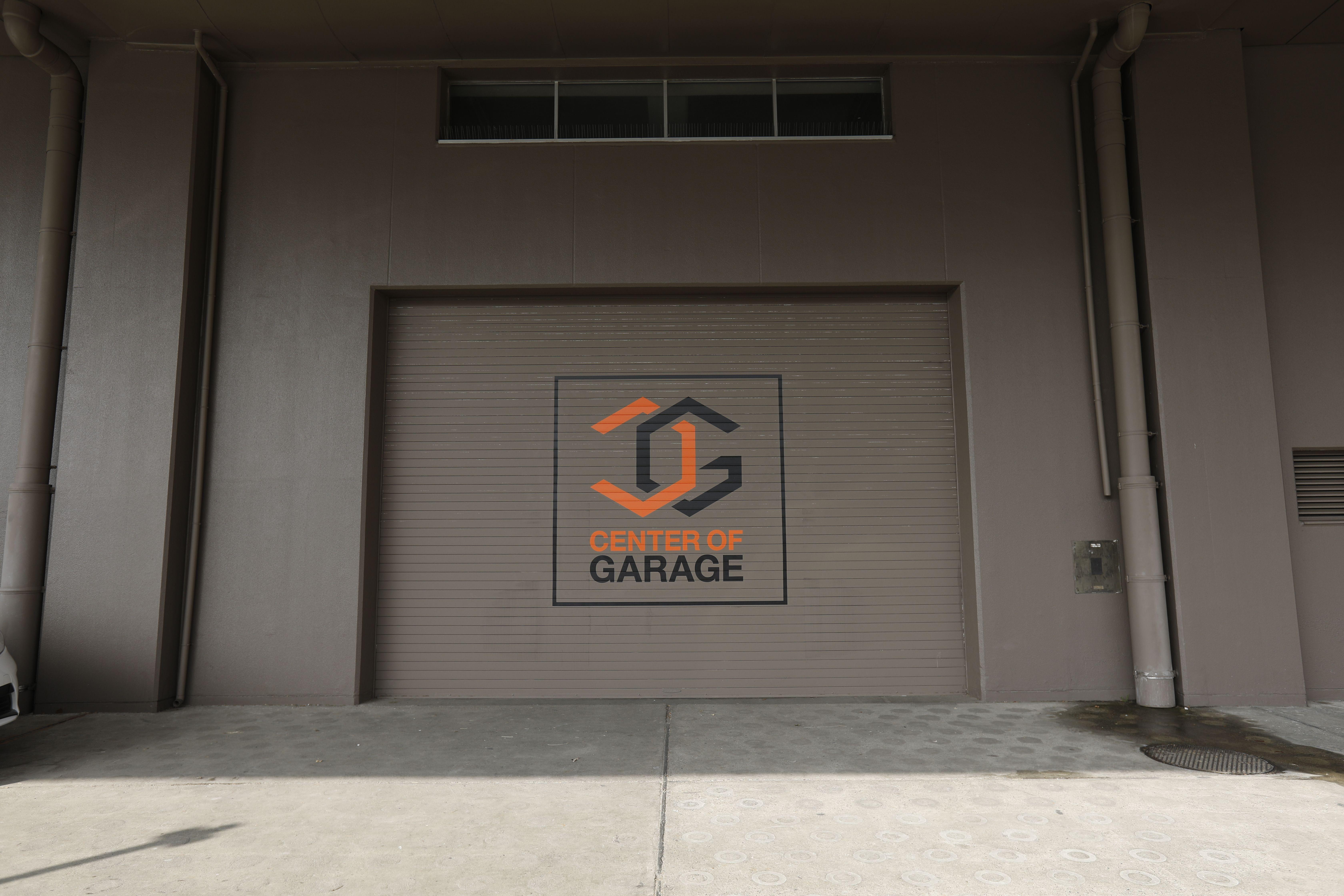 English Garage Logo - English page | Center of Garage (センターオブガレージ)