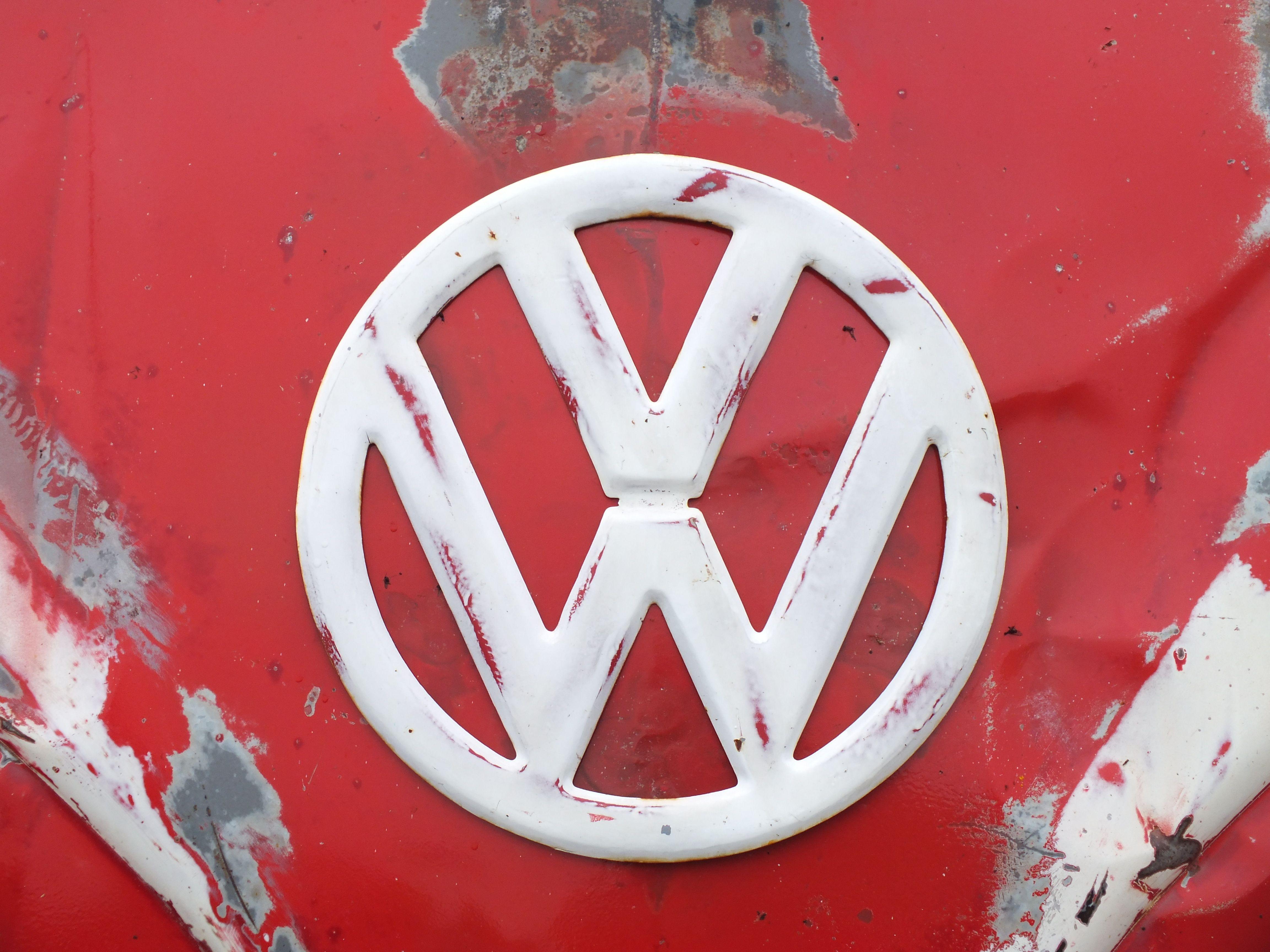 Smoking VW Logo - Polish pollution akin to smoking 000 cigarettes a year