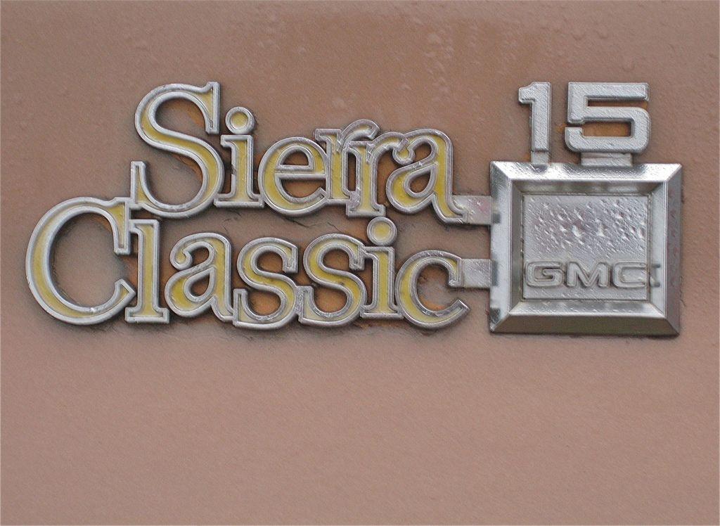 Classic GMC Logo - GMC Sierra Classic 15 Suburban, emblem. Imported in S