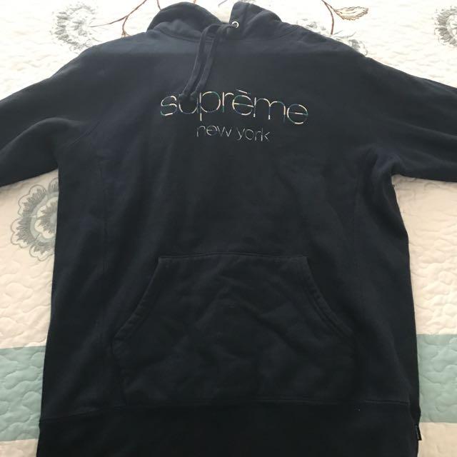 Supreme Classic Logo - Supreme Classic Logo Hoodie, Men's Fashion, Clothes on Carousell