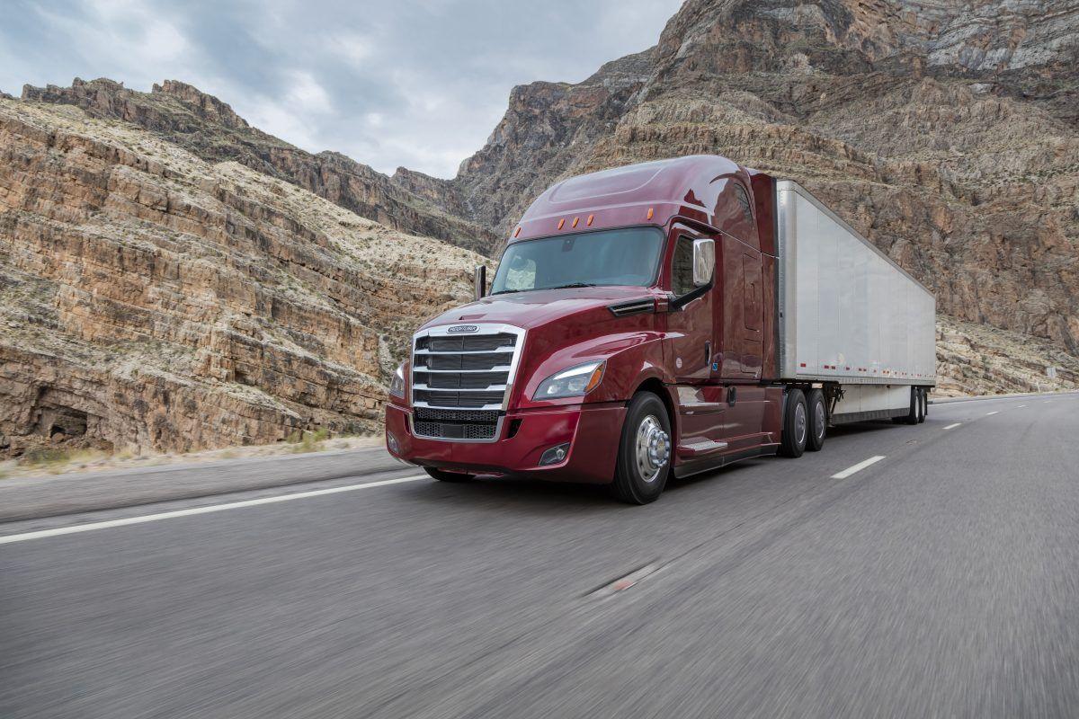 Freightliner Western Star Logo - Massive recall issued for Freightliner, Western Star trucks